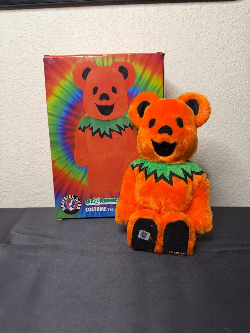 Bearbrick 400% Grateful Dead Orange Costume 
Dancing Bear AUTHENTIC with Box